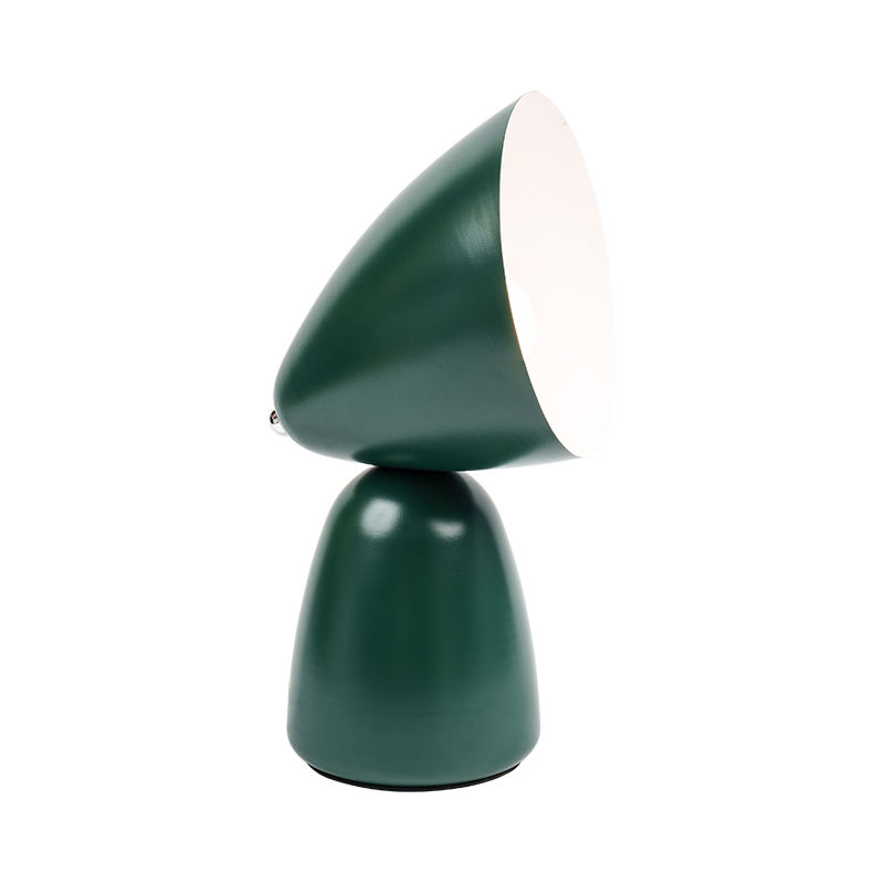 Eenvoudige retro metalen tafellamp