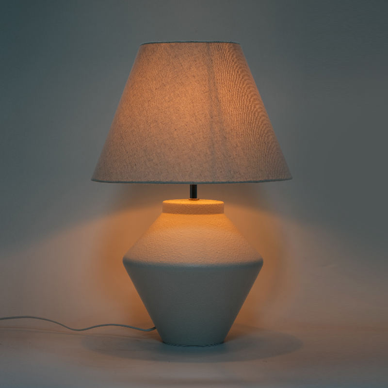 Geometrische keramische tafellamp