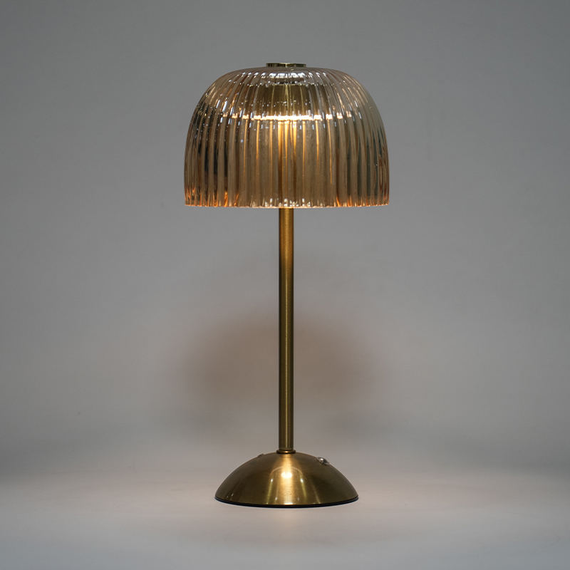 LED -Amerikaanse retro oplaadtafellamp
