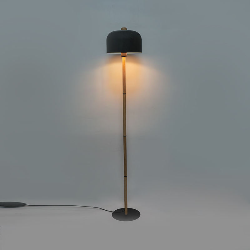 Lichte luxe minimalistische vloerlamp