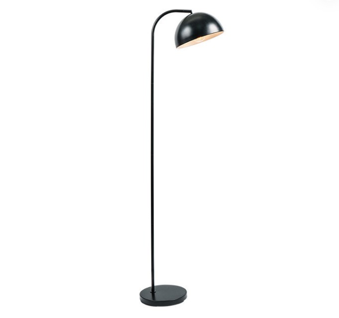 Is deze black metalen vloerlamp veilig en betrouwbaar tijdens het gebruik?